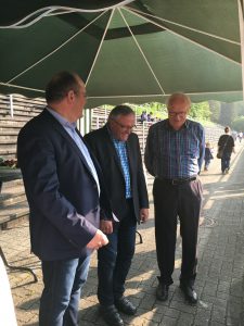 Olpe stellvertreteder Bürgermeister Markus Brecher, FLVW Kreisvorsitzender Joachim Schlüter und der Vorsitzende des Kreissportbundes Wilfried Schauerte (v.l.)